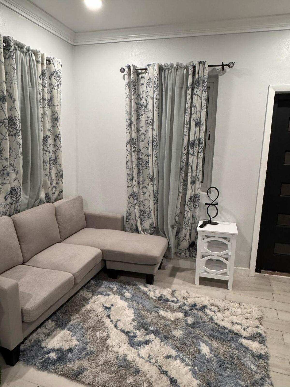 Sss Apartment Nassau